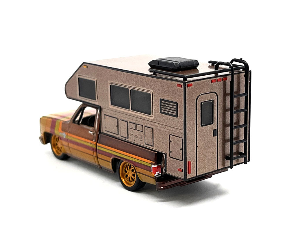 Auto World 1:64 1983 Chevrolet Silverado with Camper Limited 3,000 Pieces – Mijo Exclusives